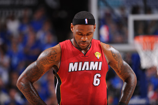 曼城德布劳内助攻斯特林破门（德布劳内妙传 斯特林为曼城破门）