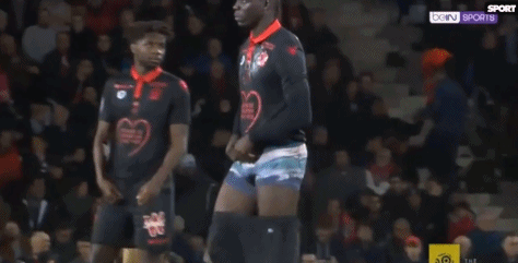 英超历史曾有7名球员节礼日戴帽：亨利、贝巴、贝尔、凯恩在列（英超节礼日曾有7位球员戴帽：亨利、贝尔巴托夫、贝尔、凯恩等名将上榜）