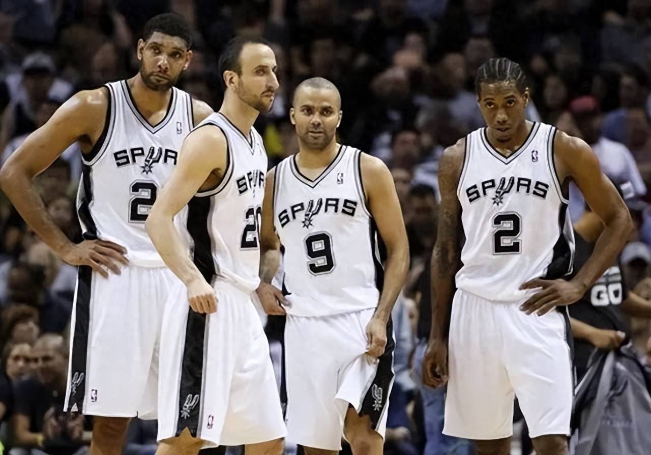 记者：哥甲中场萨缅托满意铁人的报价，目前仅需协商转会事宜（记者：哥甲中场萨缅托已认可铁人报价，转会仅待细节谈妥）