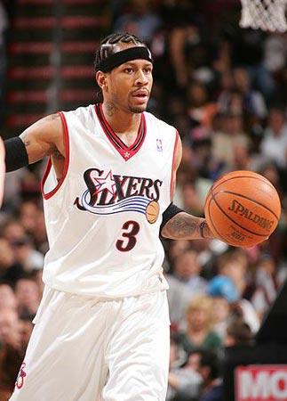 荷媒：拜仁今天将派球探考察里德，评估是否正式联系费耶诺德（荷媒：拜仁今日派球探考察里德，权衡是否与费耶诺德展开正式洽谈）