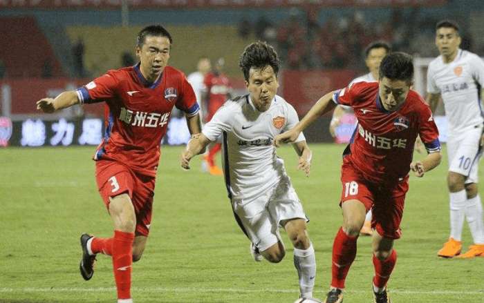 官方：罗梅罗因对利物浦染红后攻击性对抗裁判被英足总指控（英足总指控罗梅罗：对阵利物浦染红后与裁判发生激烈对抗）